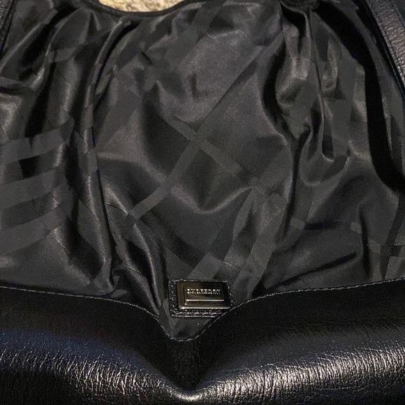 Burberry Large Tote - Picture 2 of 8